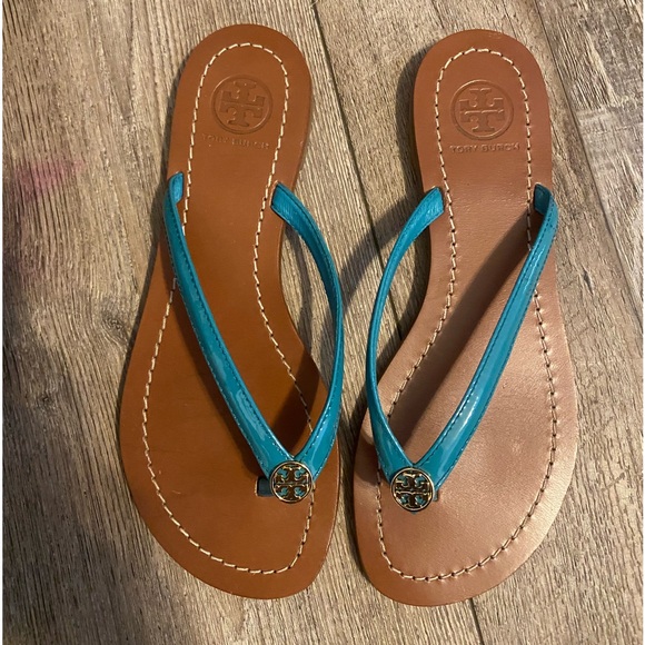 Tory Burch Patent leather Sandals - Picture 7 of 15